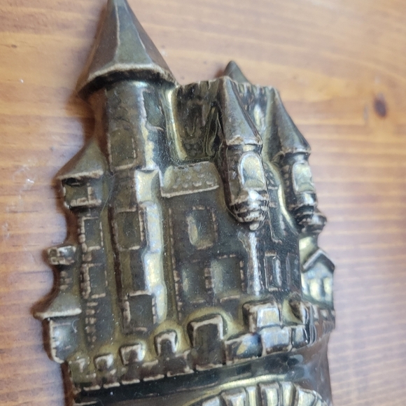 Mickey head plaque Disney Castle - Picture 3 of 9